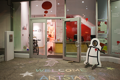 The entrance of the ArtStarts gallery